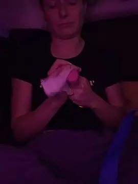 GoldenPussy1329 online show from December 16, 2025, 10:25 pm