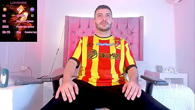 VynnyBlacke  online show from November 1, 2025, 9:19 pm