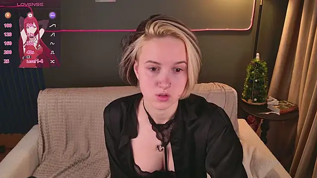 luna son online show from January 13, 2026, 9:19 pm