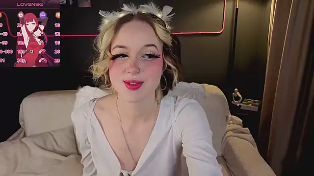 luna son online show from March 22, 2026, 9:38 pm