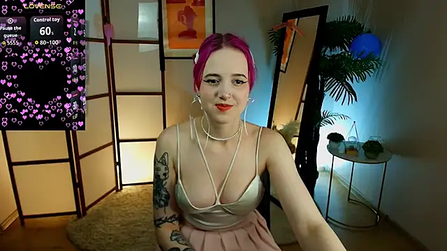 Snapshot of luna_son chatting on October 7, 2025, 10:00 pm luna son online show from October 7, 2025, 10:00 pm