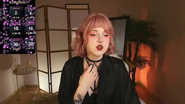 Snapshot of luna_son chatting on October 16, 2025, 9:34 pm luna son online show from October 16, 2025, 9:34 pm