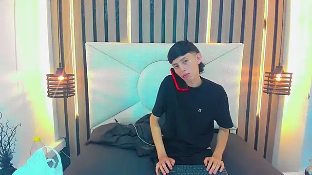 thaigo twink38 online show from April 17, 2026, 4:26 am