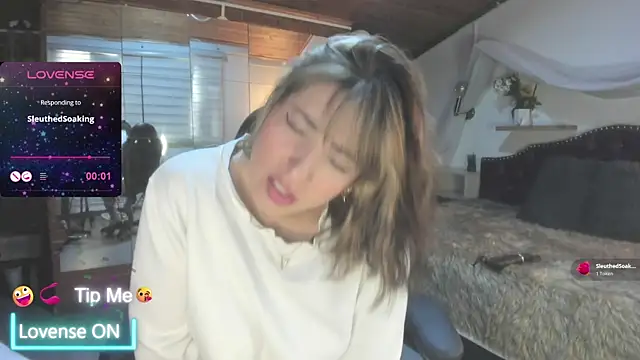 sophialyh 1 online show from April 21, 2026, 1:07 pm