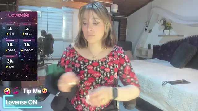 Snapshot of sophialyh_1 chatting on May 11, 2026, 1:12 pm sophialyh 1 online show from May 11, 2026, 1:12 pm