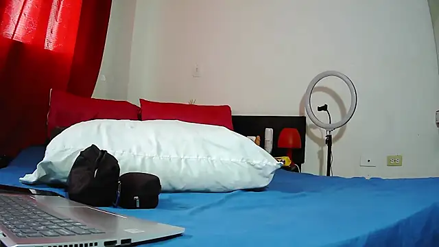 MissAsly online show from November 14, 2025, 4:10 pm