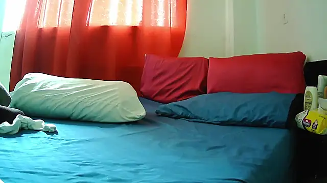 MissAsly online show from November 13, 2025, 1:04 pm