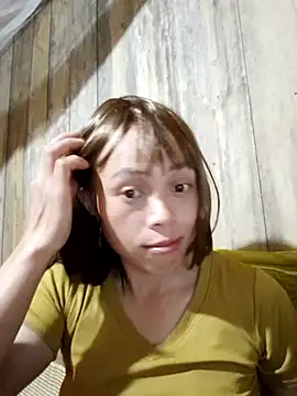 Tuyet xx online show from October 31, 2025, 2:13 pm