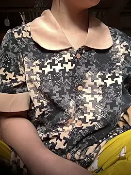 Miubeeeee online show from November 24, 2025, 1:27 am