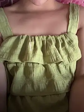 Miubeeeee online show from November 13, 2025, 7:23 am