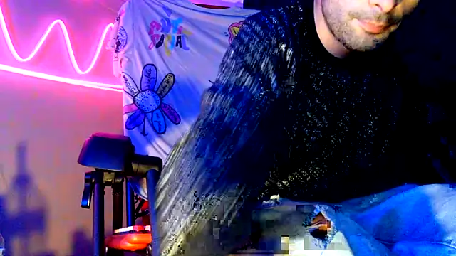 highinhtxx online show from December 15, 2025, 12:16 am