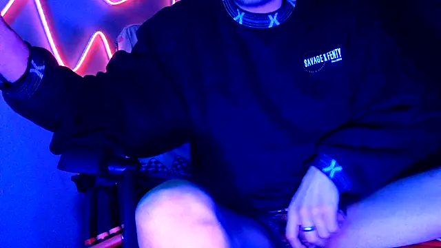 highinhtxx online show from December 19, 2025, 8:17 am