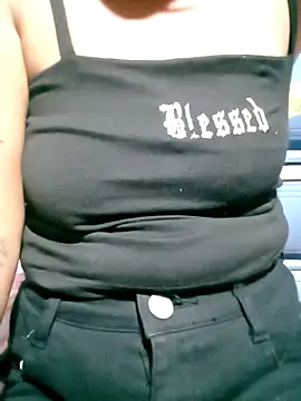 Hotmommax online show from January 5, 2026, 6:44 pm