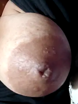 Hotmommax online show from February 21, 2026, 8:00 pm