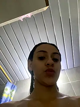 miluwatson online show from October 19, 2025, 6:43 pm