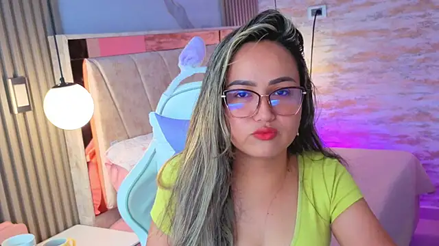 lila cute1 online show from October 25, 2025, 12:28 pm