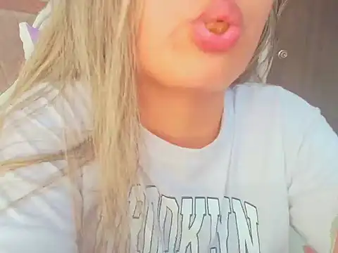 lila cute1 online show from October 4, 2025, 12:28 pm