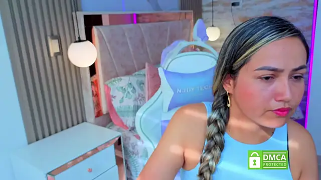 lila cute1 online show from November 20, 2025, 1:23 pm