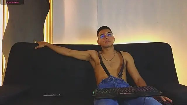 Jaybrown  1 online show from November 11, 2025, 3:23 am