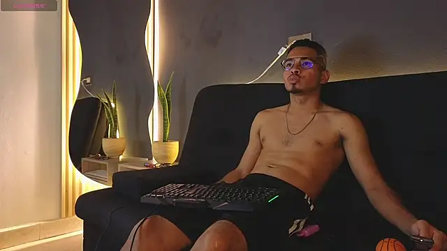 Jaybrown  1 online show from November 8, 2025, 3:21 am