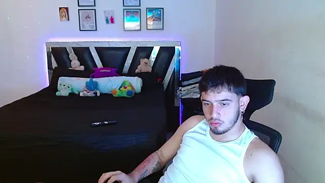 Sebasxxl12 online show from March 19, 2026, 4:40 pm