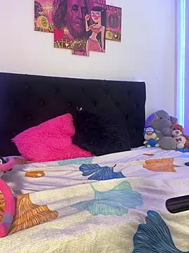 Sussyroxxx online show from November 12, 2025, 7:51 pm