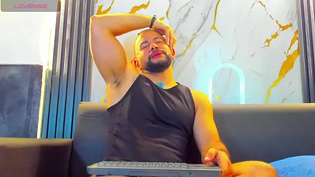 isaac franko online show from November 11, 2025, 9:09 pm