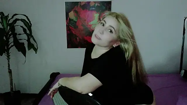 Aisha-Smith69 online show from November 11, 2025, 7:52 pm