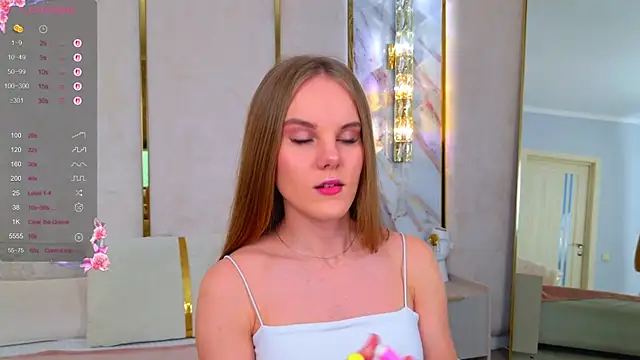 Snapshot of Lili_Lohan chatting on October 17, 2025, 5:04 pm Lili Lohan online show from October 17, 2025, 5:04 pm