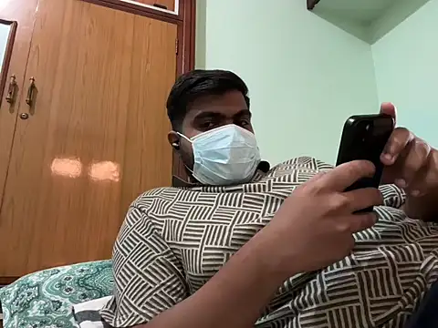 Romeo Sam2 online show from September 30, 2025, 7:03 am