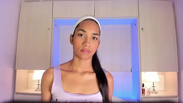 AnahiCollins online show from January 19, 2026, 11:36 am