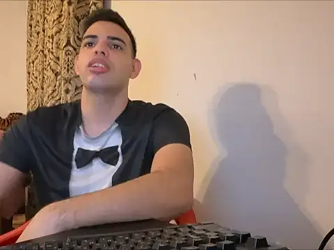  Djonson  online show from October 5, 2025, 7:48 pm