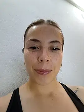 Snapshot of EmmaValencia_ chatting on November 10, 2025, 4:28 am EmmaValencia online show from November 10, 2025, 4:28 am