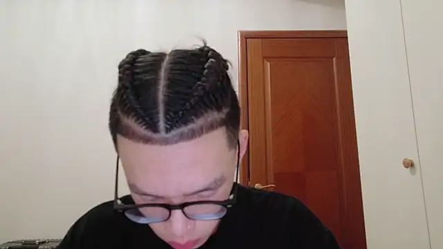 hangzi-0011 online show from October 8, 2025, 11:12 am