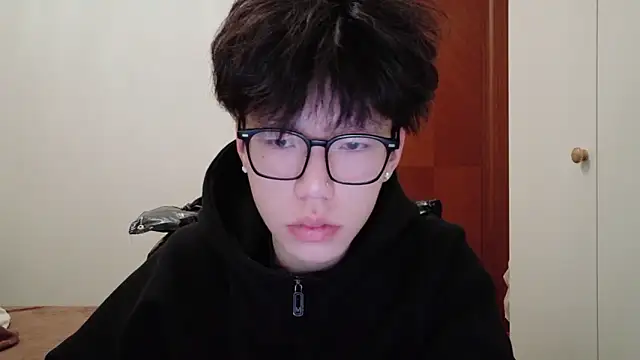 hangzi-0011 online show from December 4, 2025, 12:26 pm