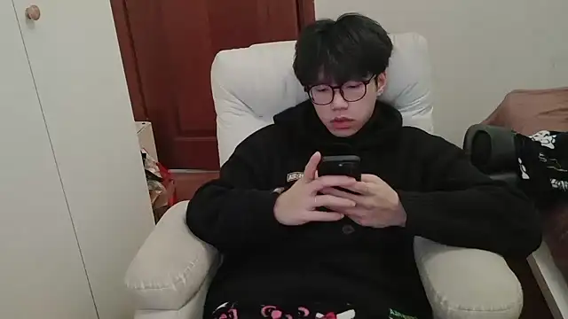 hangzi-0011 online show from January 11, 2026, 7:59 am