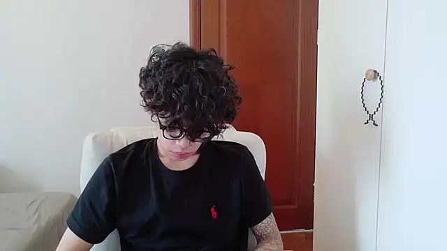 hangzi-0011 online show from October 15, 2025, 7:38 am