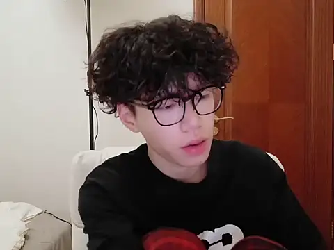 hangzi-0011 online show from September 28, 2025, 10:55 am