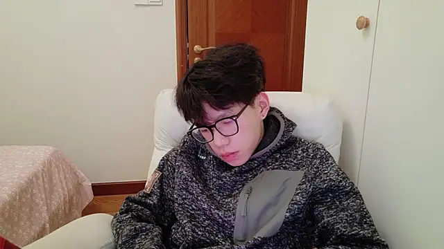 hangzi-0011 online show from November 13, 2025, 5:55 am