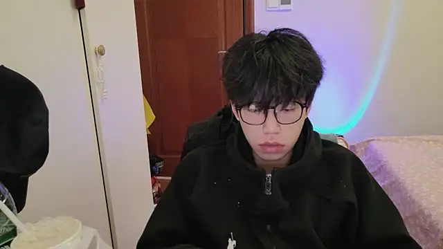 Snapshot of hangzi-0011 chatting on February 9, 2026, 7:17 am hangzi-0011 online show from February 9, 2026, 7:17 am