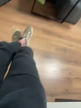 heet1998 online show from October 18, 2025, 11:45 am