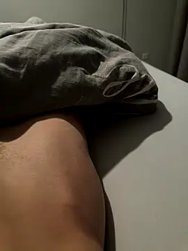 heet1998 online show from November 9, 2025, 11:36 am