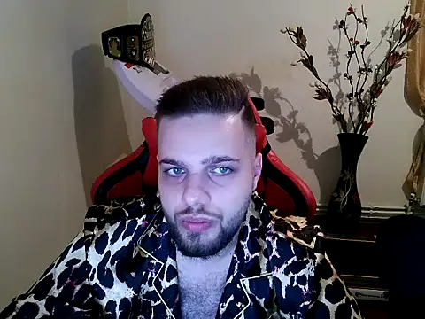 KingAdonisss online show from October 7, 2025, 2:40 pm