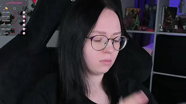 Snapshot of power_robynn chatting on October 29, 2025, 12:37 pm power robynn online show from October 29, 2025, 12:37 pm