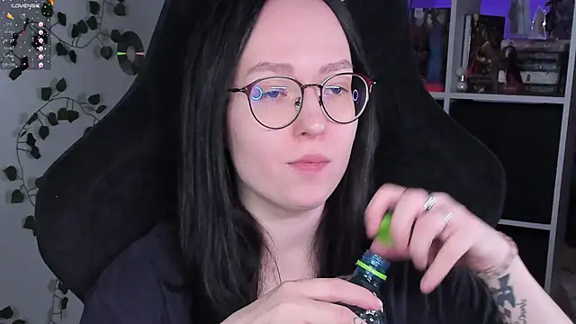 Snapshot of power_robynn chatting on October 14, 2025, 4:29 pm power robynn online show from October 14, 2025, 4:29 pm