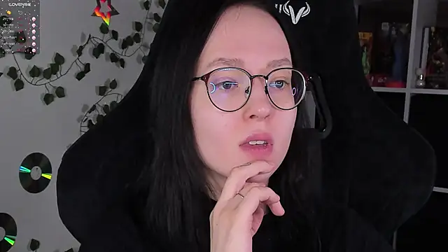 Snapshot of power_robynn chatting on October 15, 2025, 10:40 pm power robynn online show from October 15, 2025, 10:40 pm