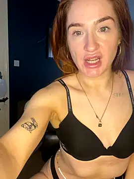 Cherry-L-28 online show from October 28, 2025, 11:53 am