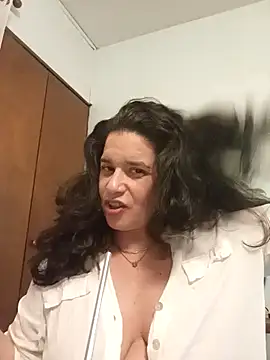 MoritaSalvaj online show from October 5, 2025, 2:35 am