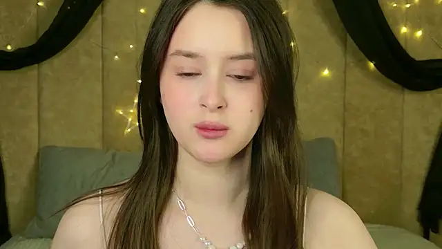 Snapshot of EvaSwen chatting on April 30, 2026, 6:09 am EvaSwen online show from April 30, 2026, 6:09 am