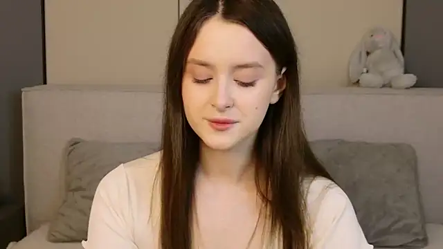 Snapshot of EvaSwen chatting on May 6, 2026, 11:03 am EvaSwen online show from May 6, 2026, 11:03 am